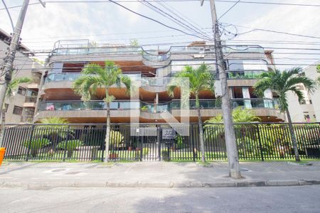 Apartamento para alugar com 460m², 5 quartos e 4 vagas Apartamento para alugar com 460m², 5 quartos e 4 vagasFachada