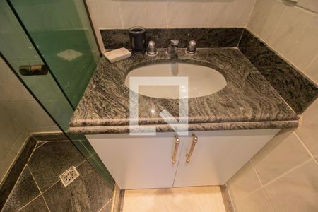 Apartamento para alugar com 460m², 5 quartos e 4 vagas Apartamento para alugar com 460m², 5 quartos e 4 vagasBanheiro da Suíte 1
