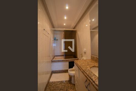 Apartamento para alugar com 460m², 5 quartos e 4 vagas Apartamento para alugar com 460m², 5 quartos e 4 vagasBanheiro da Suíte 2