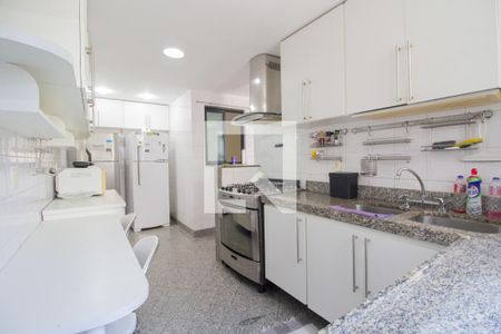 Apartamento para alugar com 460m², 5 quartos e 4 vagas Apartamento para alugar com 460m², 5 quartos e 4 vagasCozinha