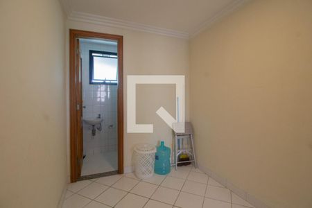 Apartamento para alugar com 460m², 5 quartos e 4 vagas Apartamento para alugar com 460m², 5 quartos e 4 vagasQuarto de Serviço