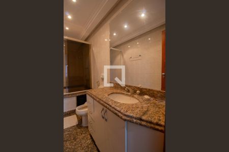 Apartamento para alugar com 460m², 5 quartos e 4 vagas Apartamento para alugar com 460m², 5 quartos e 4 vagasBanheiro da Suíte 2