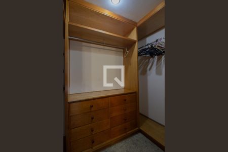 Apartamento para alugar com 460m², 5 quartos e 4 vagas Apartamento para alugar com 460m², 5 quartos e 4 vagasCloset da suíte 4