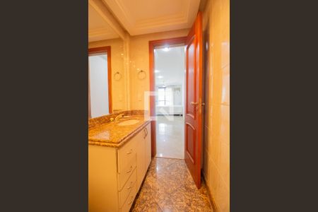 Apartamento para alugar com 460m², 5 quartos e 4 vagas Apartamento para alugar com 460m², 5 quartos e 4 vagasBanheiro da Suíte 2