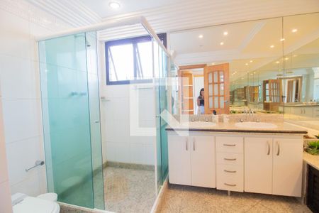 Apartamento para alugar com 460m², 5 quartos e 4 vagas Apartamento para alugar com 460m², 5 quartos e 4 vagasBanheiro da Suíte 4
