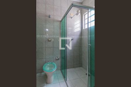 Banheiro da suíte de casa à venda com 3 quartos, 250m² em Jardim das Flores, Osasco