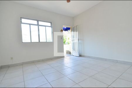 Sala  de casa para alugar com 3 quartos, 120m² em Paraíso, Belo Horizonte