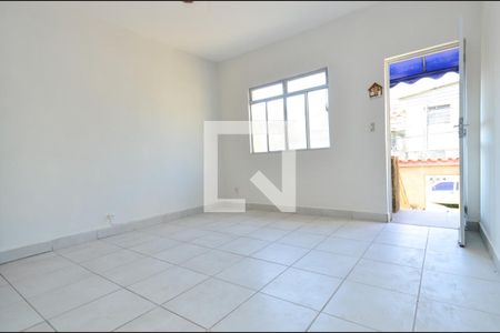 Sala  de casa para alugar com 3 quartos, 120m² em Paraíso, Belo Horizonte