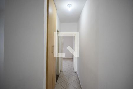 Corredor de casa à venda com 3 quartos, 100m² em Jardim Henriqueta, Taboão da Serra