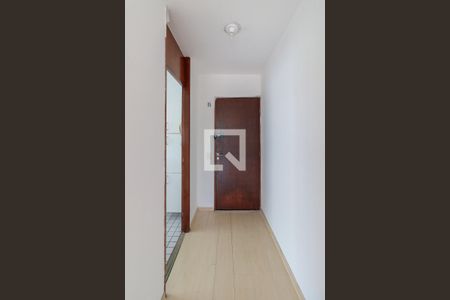 Corredor  de apartamento para alugar com 3 quartos, 72m² em Super Quadra Morumbi, São Paulo
