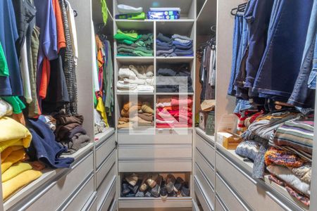 Apartamento para alugar com 157m², 3 quartos e 4 vagas Apartamento para alugar com 157m², 3 quartos e 4 vagasCloset da suíte