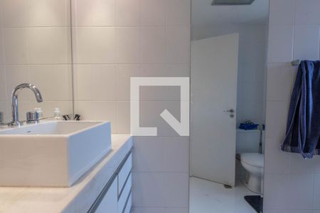 Apartamento para alugar com 157m², 3 quartos e 4 vagas Apartamento para alugar com 157m², 3 quartos e 4 vagasBanheiro