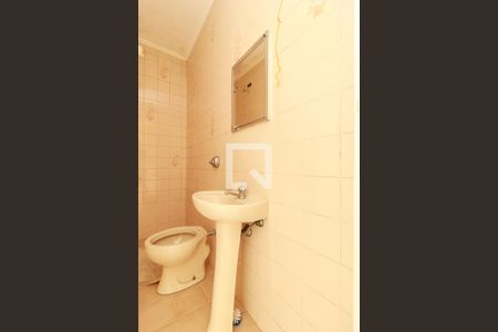 Casa à venda com 300m², 3 quartos e sem vaga Casa à venda com 300m², 3 quartos e sem vagaEdícula - Banheiro