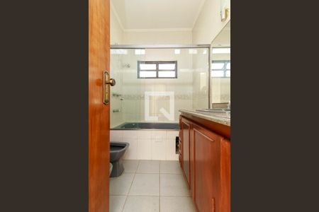 Casa à venda com 300m², 3 quartos e sem vaga Casa à venda com 300m², 3 quartos e sem vagaBanheiro 2