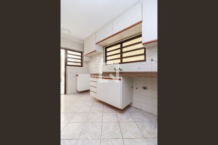 Casa à venda com 300m², 3 quartos e sem vaga Casa à venda com 300m², 3 quartos e sem vagaCozinha