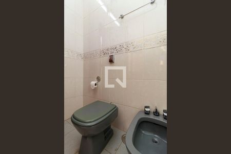 Casa à venda com 300m², 3 quartos e sem vaga Casa à venda com 300m², 3 quartos e sem vagaBanheiro 2