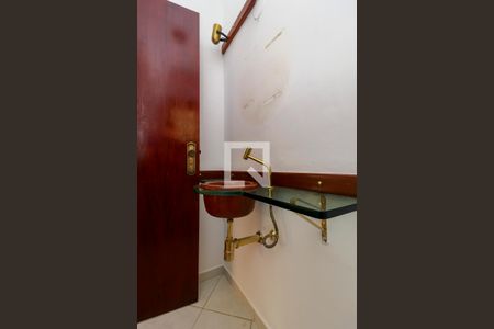 Casa à venda com 300m², 3 quartos e sem vaga Casa à venda com 300m², 3 quartos e sem vagaLavabo