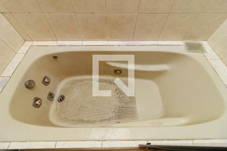 Casa à venda com 300m², 3 quartos e sem vaga Casa à venda com 300m², 3 quartos e sem vagaSuíte -Banheiro