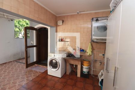 Casa à venda com 240m², 3 quartos e 2 vagasÁrea de Serviço