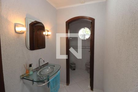 Casa à venda com 240m², 3 quartos e 2 vagasLavabo