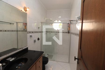 Casa à venda com 240m², 3 quartos e 2 vagasBanheiro da Suíte