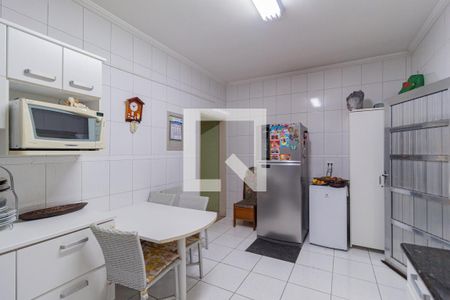 Casa à venda com 320m², 4 quartos e 2 vagasCozinha