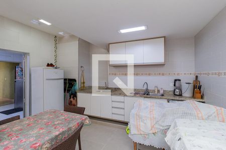 Casa à venda com 320m², 4 quartos e 2 vagasQuintal
