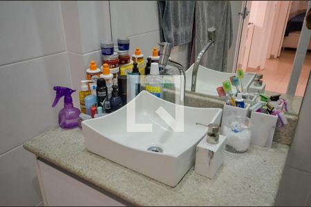 Apartamento à venda com 84m², 3 quartos e 1 vaga Apartamento à venda com 84m², 3 quartos e 1 vagaBanheiro da Suíte