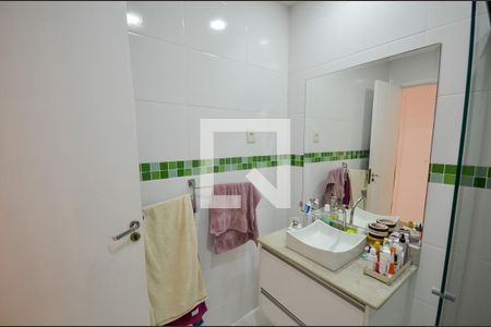 Apartamento à venda com 84m², 3 quartos e 1 vaga Apartamento à venda com 84m², 3 quartos e 1 vagaBanheiro Social