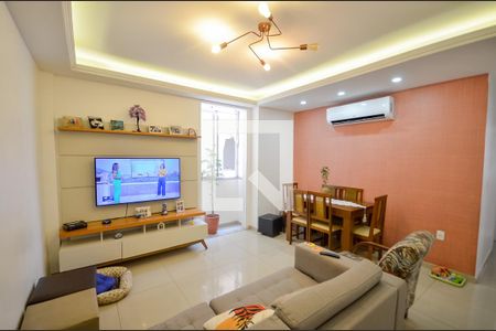 Apartamento à venda com 84m², 3 quartos e 1 vaga Apartamento à venda com 84m², 3 quartos e 1 vagaSala