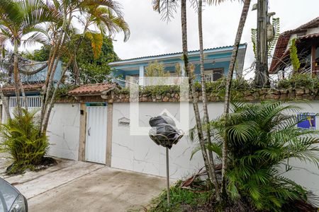 Casa à venda com 220m², 3 quartos e sem vagaFachada