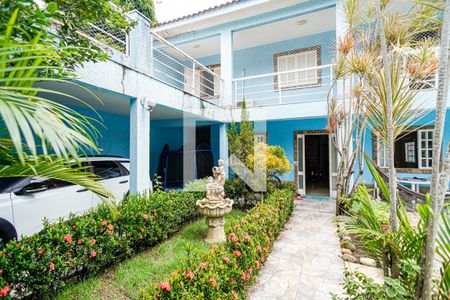 Casa à venda com 220m², 3 quartos e sem vagaEntrada