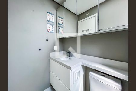 Banheiro da Suíte de apartamento à venda com 2 quartos, 90m² em Alphaville Empresarial, Barueri