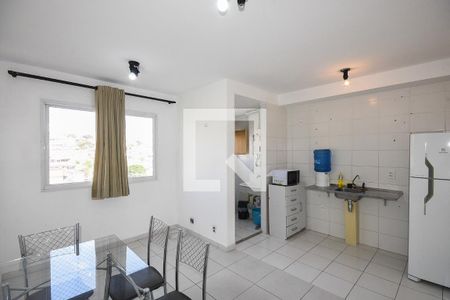 Sala de apartamento para alugar com 2 quartos, 45m² em Jardim Novo Taboão, São Paulo