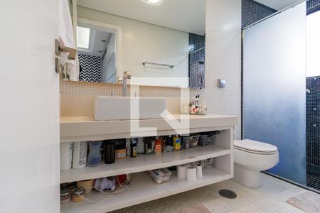 Apartamento à venda com 213m², 3 quartos e 3 vagasBanheiro da Suíte 1