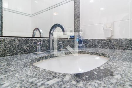 Apartamento à venda com 213m², 3 quartos e 3 vagasBanheiro da Suíte 2