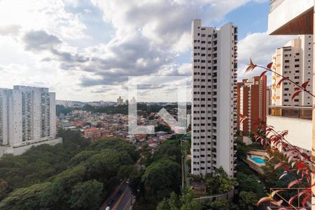 Apartamento à venda com 213m², 3 quartos e 3 vagasVista da Suíte 1