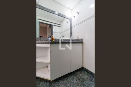Apartamento à venda com 213m², 3 quartos e 3 vagasBanheiro da Suíte 2