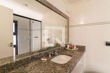 Apartamento à venda com 213m², 3 quartos e 3 vagasBanheiro da Suíte 3