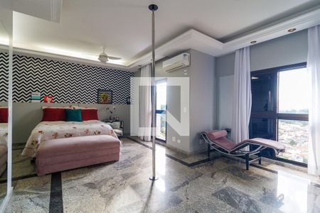 Apartamento à venda com 213m², 3 quartos e 3 vagasSuíte 1