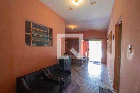 Casa à venda com 110m², 2 quartos e 1 vaga Casa à venda com 110m², 2 quartos e 1 vagaHall