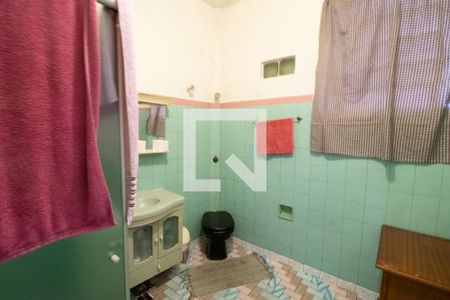 Casa à venda com 110m², 2 quartos e 1 vaga Casa à venda com 110m², 2 quartos e 1 vagaBanheiro