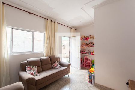 Sala de Estar de casa para alugar com 3 quartos, 114m² em Tupi A, Belo Horizonte