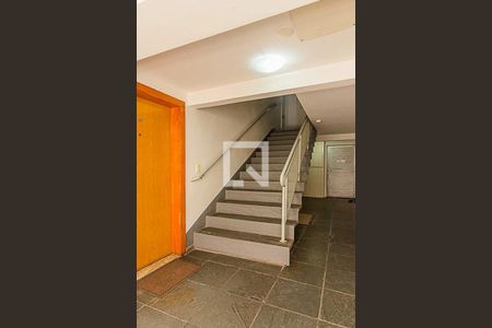 Escada de apartamento à venda com 2 quartos, 50m² em Santos Dumont, São Leopoldo