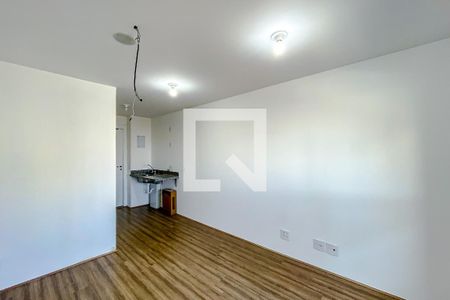 Sala/Quarto de kitnet/studio para alugar com 1 quarto, 24m² em Quarta Parada, São Paulo
