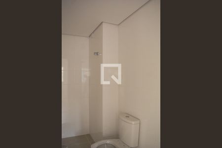 Banheiro  de apartamento à venda com 1 quarto, 30m² em Farroupilha, Porto Alegre