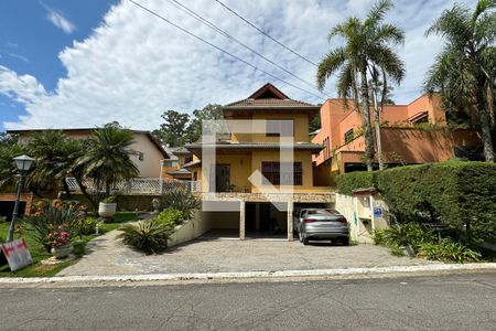 Casa de condomínio à venda com 465m², 4 quartos e 6 vagasFachada