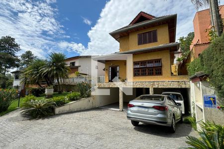 Garagem de casa de condomínio para alugar com 4 quartos, 465m² em Morada dos Pássaros, Barueri