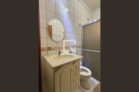 Banheiro da Suíte 2 de casa de condomínio para alugar com 4 quartos, 465m² em Morada dos Pássaros, Barueri