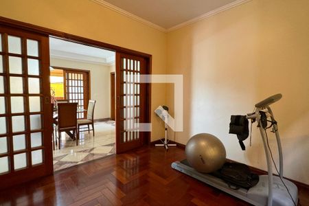 Casa de condomínio à venda com 465m², 4 quartos e 6 vagasAcademia
